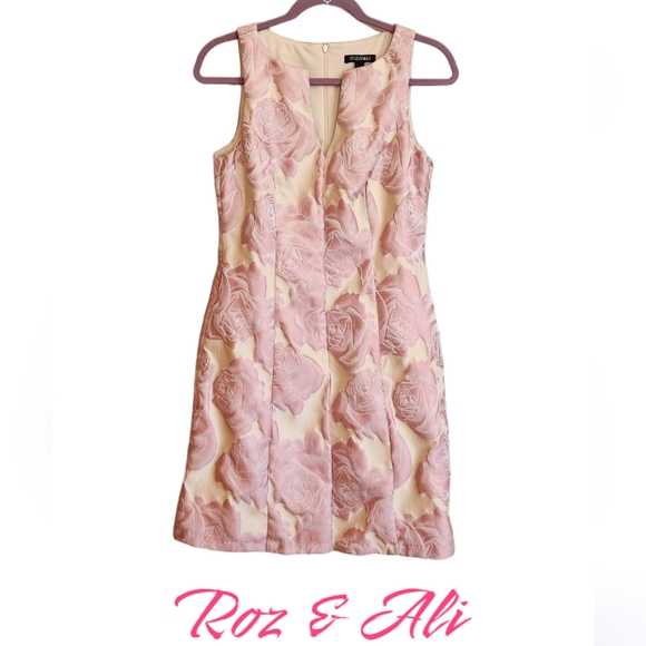Roz & Ali Dresses & Skirts - Roz & Ali rose print sleevless dress. Size 6